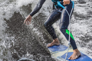 Najlepsze miejsca do kitesurfingu w Polsce: Przewodnik po plażach i jeziorach